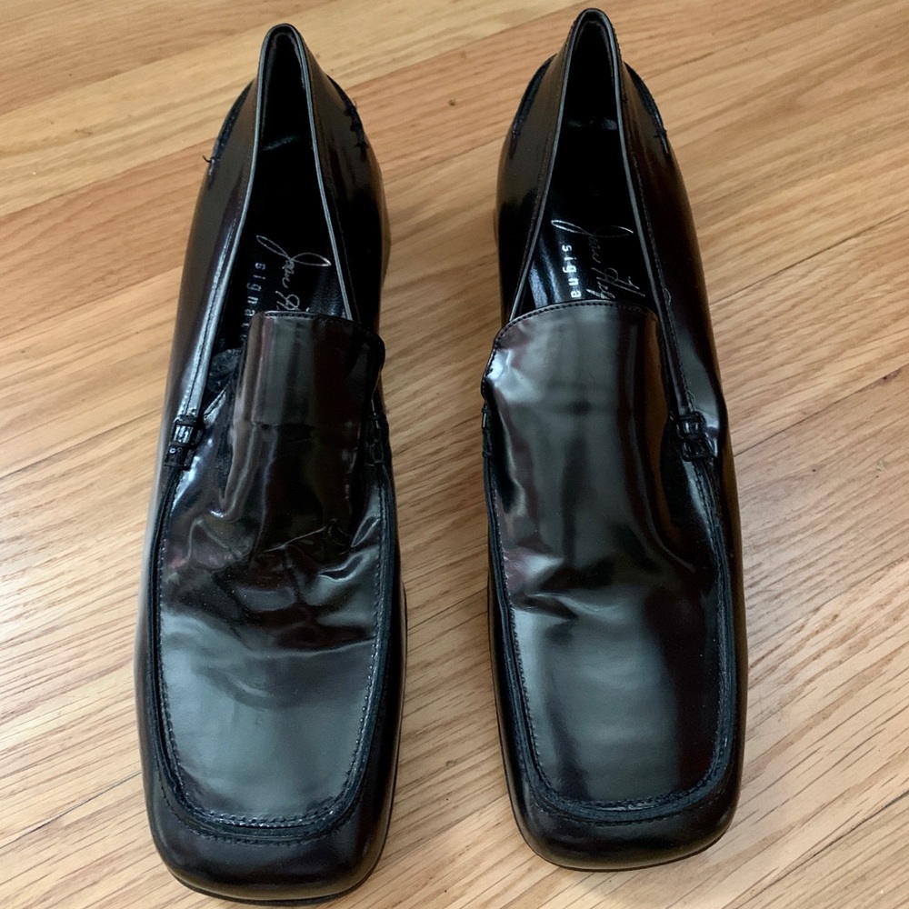 JOAN HELPERN SIGNATURE HANDMADE ITALIAN LEATHER WEDGE LOAFER. W - 38-1/2 (US 8)